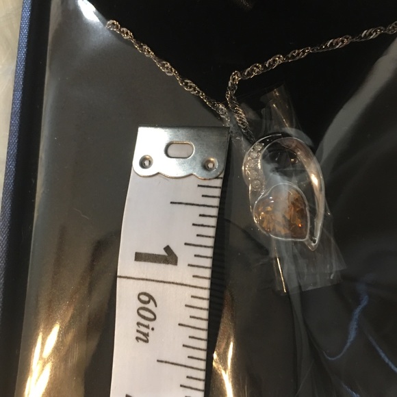 NWT!!! Topaz Heart Pendant Necklace for Women - Picture 3 of 5